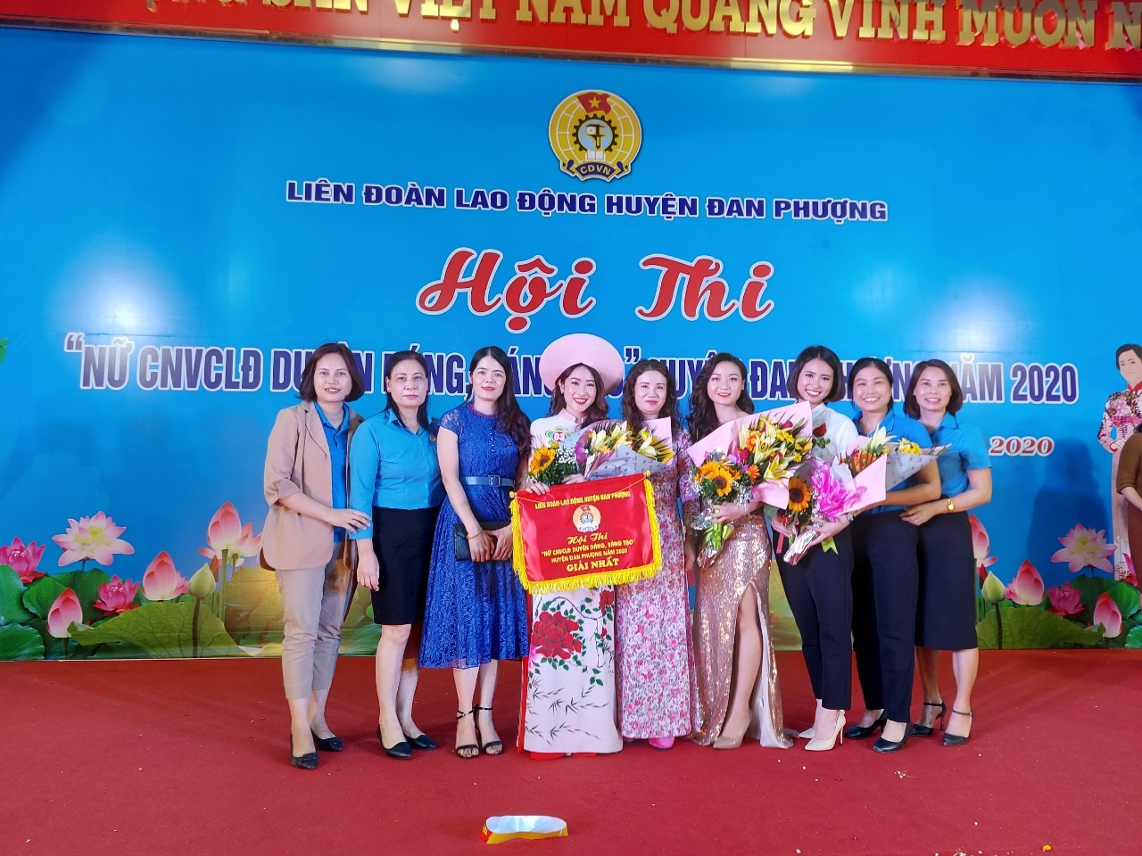 Chúc mừng các công đoàn viên Xã Song Phượng đã xuất sắc giành giải nhất cuộc thi “Nữ CNVCLĐ duyên dáng, sáng tạo” huyện Đan Phượng năm 2020