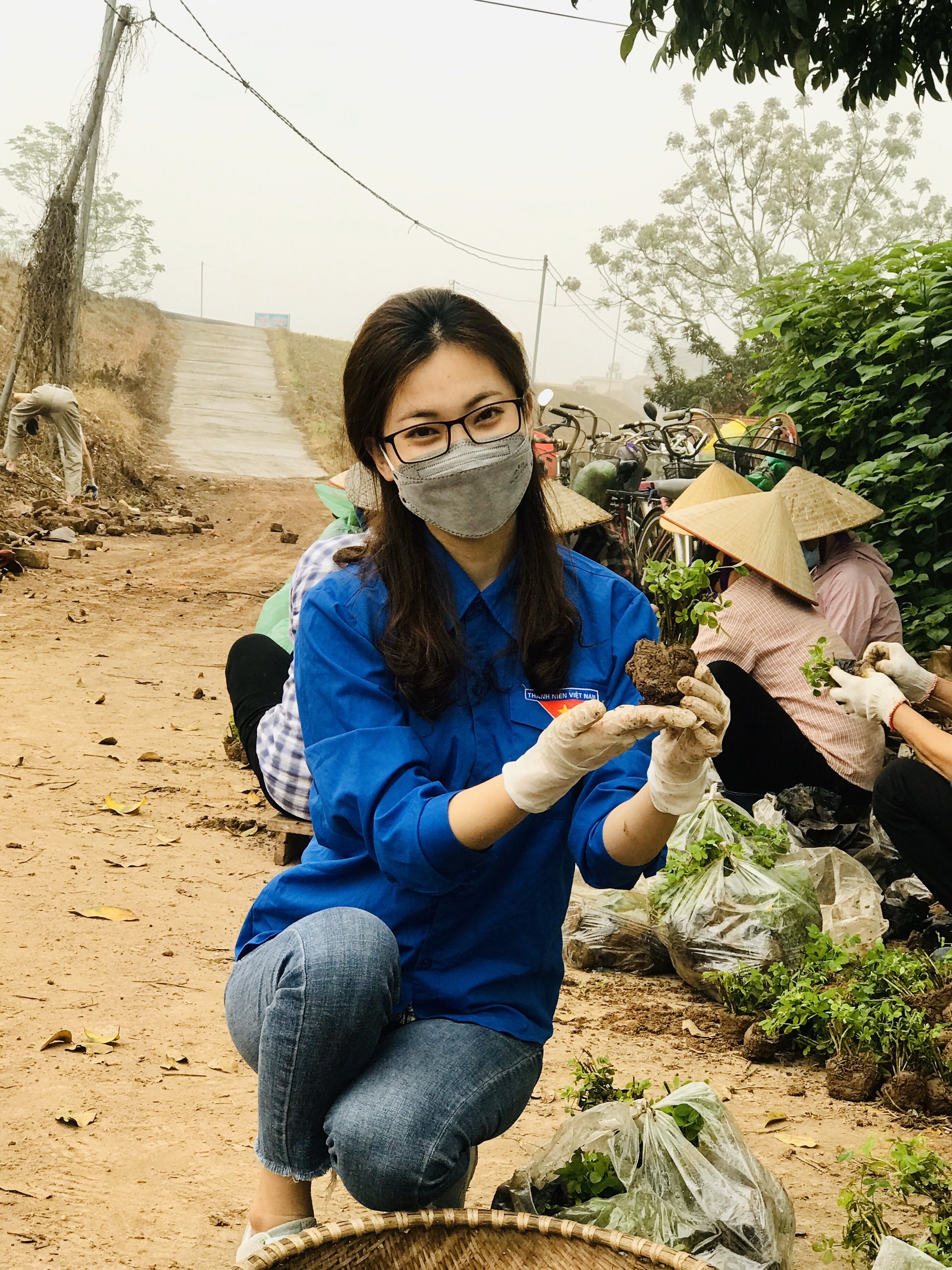 Trường MNSP hưởng ứng phong trào thi đua xây dựng “Tuyến đê kiểu mẫu xã Song Phượng”