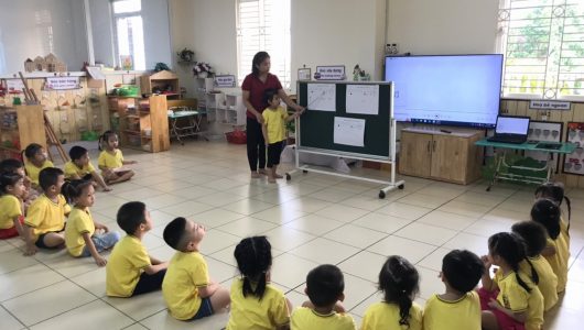 Hoạt động khám phá khoa học: “ Sự kỳ diệu của muối biển” của cô giáo Nguyễn Thị Ngọc Mai – Lớp 4 tuổi B3